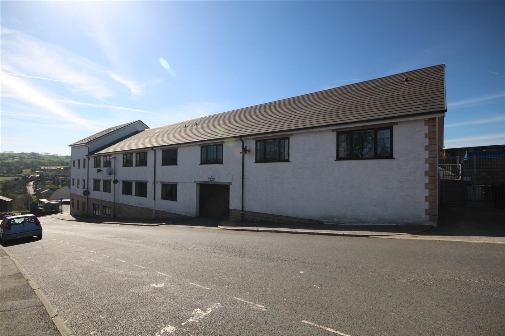 2 bedroom apartment SSTC in Colne - IMG_9485.JPG
